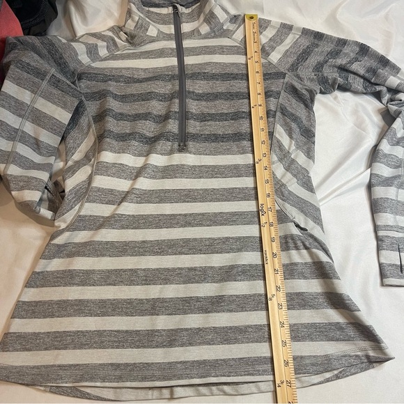 Lululemon Race Your Pace 1/4 Zip Gray Striped Size 12 - Picture 11 of 14
